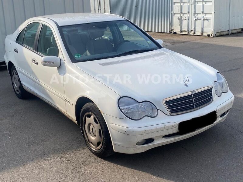 Weiß Gebraucht 2001 Mercedes C180 Limousine | 1.690 € (Superpreis) - Bild 1/4