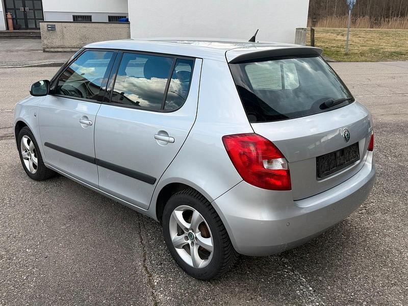 Gebraucht Skoda Fabia Elegance 85 PS (62 kW) 2011 Silber Kleinwagen