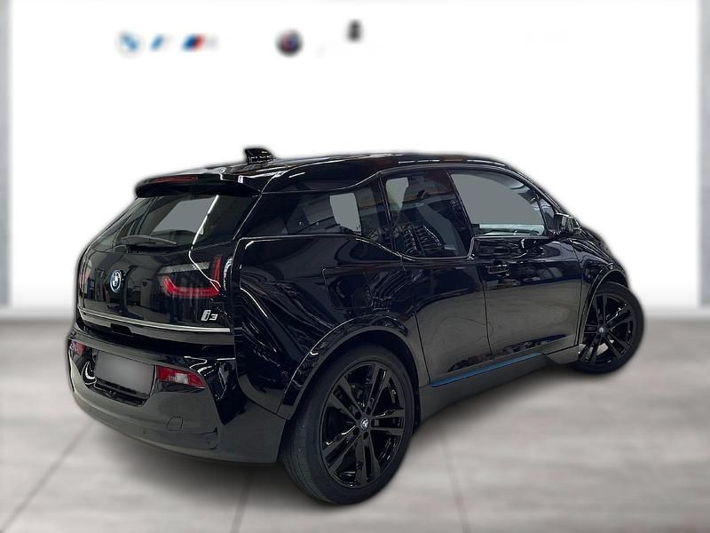 Farbe: Gebraucht 2022 BMW i3 Kleinwagen | 22.610 € (Etwas zu teuer) - Bild 1/1