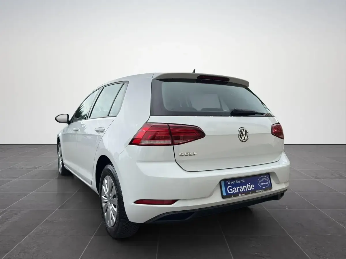 Gebraucht VW Golf VII Trendline 86 PS (63 kW) 2019 Weiß Limousine