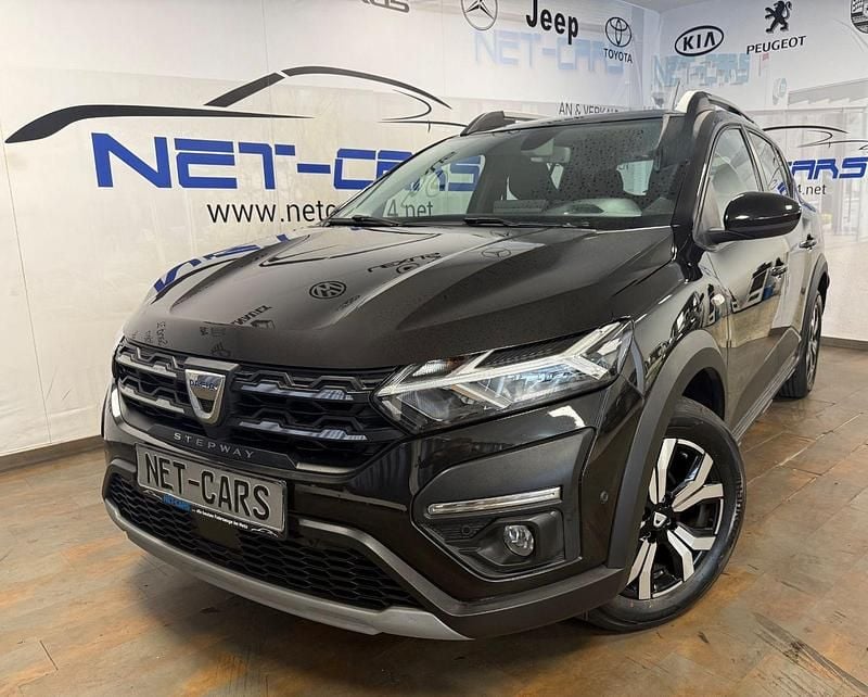 Schwarz Gebraucht 2022 Dacia Sandero Expression Kleinwagen | 14.950 € (Fairer Preis) - Bild 1/3