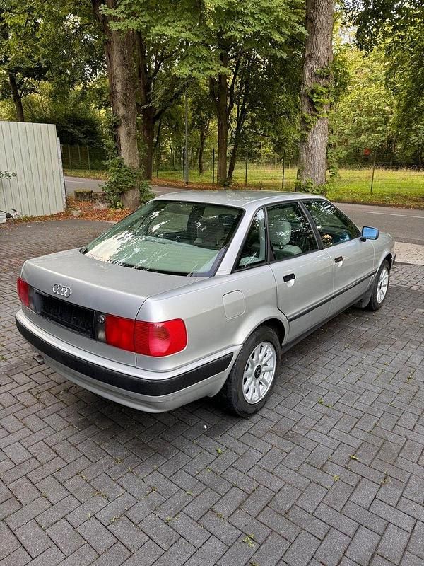 Gebraucht Audi 80 90 PS (66 kW) 1992 Silber Limousine