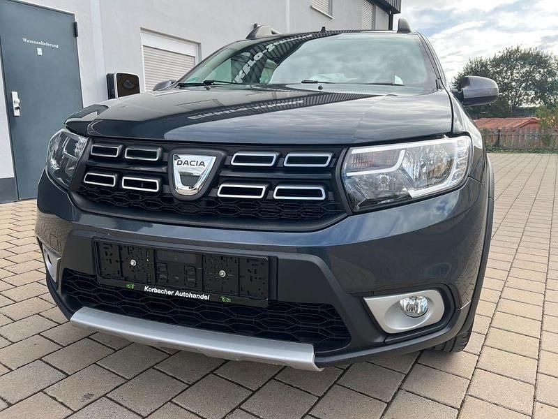 Grau Gebraucht 2017 Dacia Sandero Prestige Kleinwagen | 4.800 € (Guter Preis) - Bild 1/4
