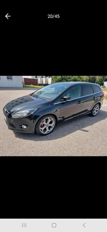 Gebraucht Ford Focus 116 PS (85 kW) 2012 Schwarz Kombi