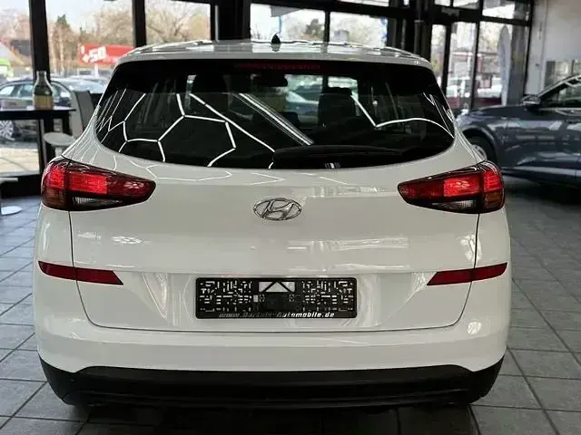 Gebraucht Hyundai Tucson Select 132 PS (97 kW) 2019 Weiß SUV