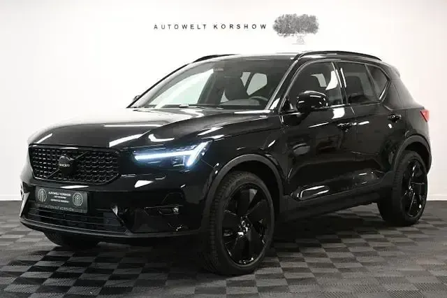 Gebraucht Volvo XC40 Plus 163 PS (119 kW) 2025 Schwarz SUV