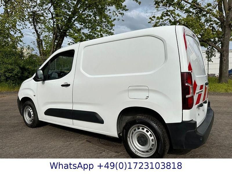 Gebraucht Peugeot Partner 131 PS (96 kW) 2019 Weiß Van / Kleinbus