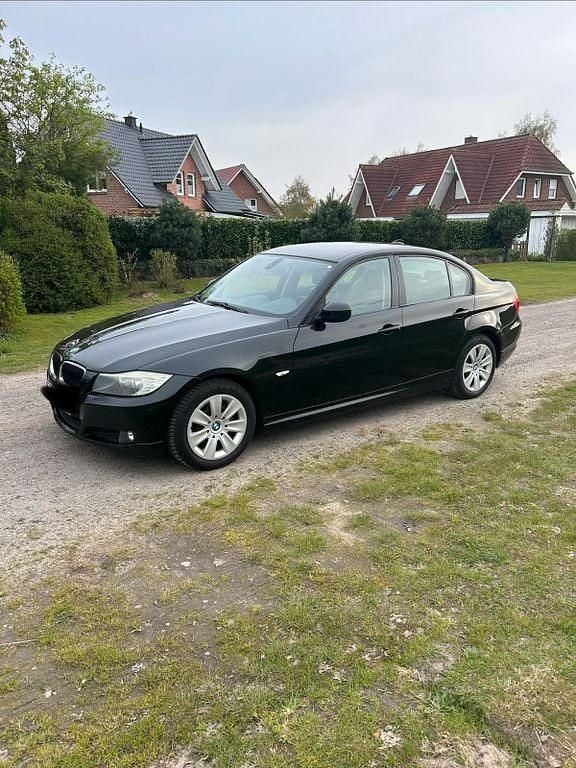 Second-hand BMW 320 177 CP (130 kW) 2008 Negru Berlinǎ