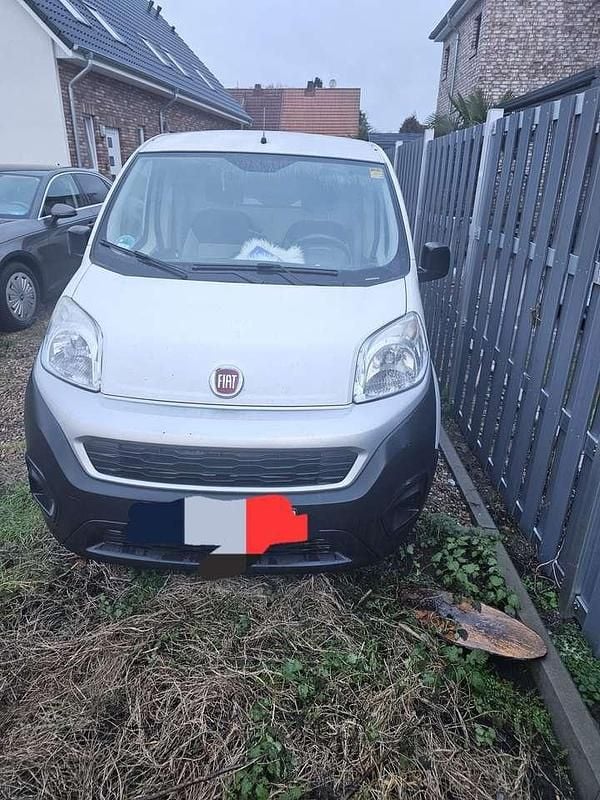 Weiß Gebraucht 2017 Fiat Fiorino Van / Kleinbus | 5.000 € - Bild 1/4