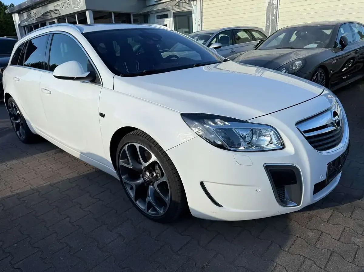 Gebraucht Opel Insignia OPC 325 PS (239 kW) 2013 Schneeweiss/summitwhite/arctic Kombi