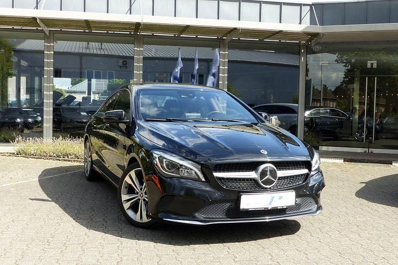 Nachtschwarz unilack Gebraucht 2017 Mercedes CLA200 Limousine | 20.690 € (Fairer Preis) - Bild 1/4
