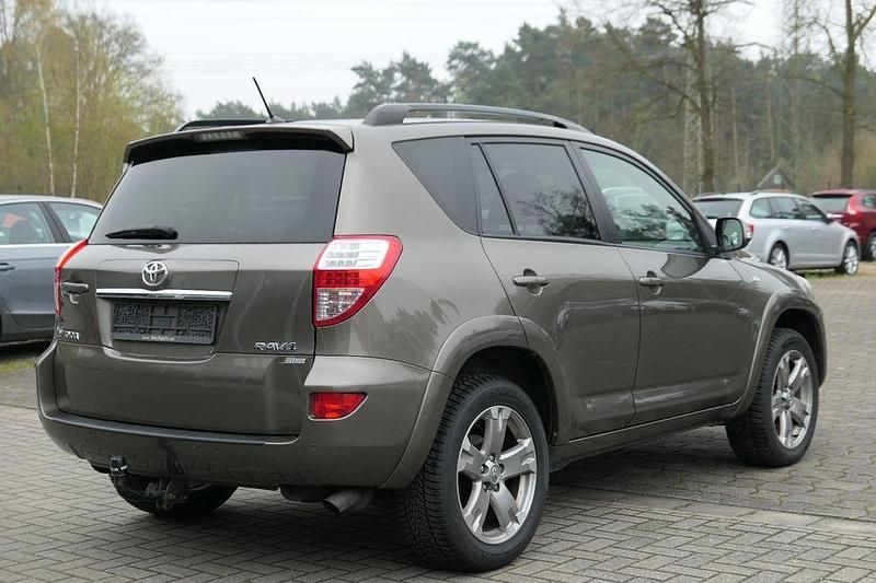 Gebraucht Toyota RAV4 Executive 150 PS (110 kW) 2009 Braun SUV