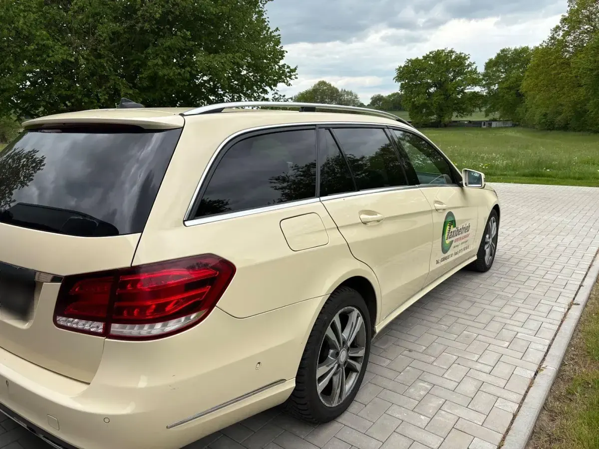 Gebraucht Mercedes E220 Edition 170 PS (125 kW) 2014 Gelb Kombi