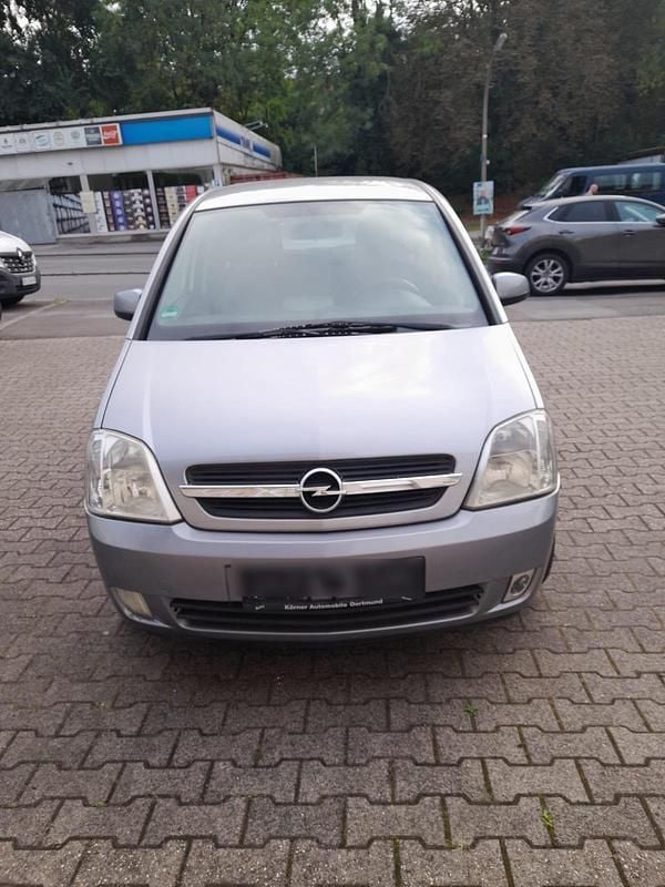 Grau Gebraucht 2004 Opel Meriva Van / Kleinbus | 1.050 € (Etwas zu teuer) - Bild 1/4