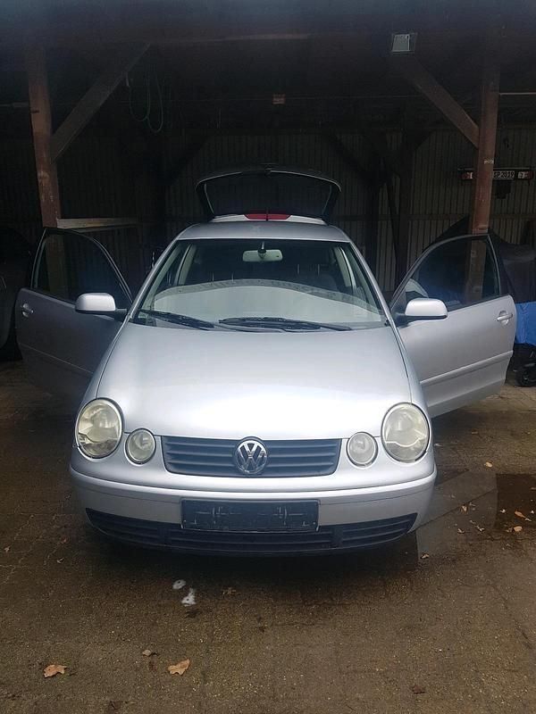 Gebraucht VW Polo 54 PS (39 kW) 2004 Silber Kleinwagen