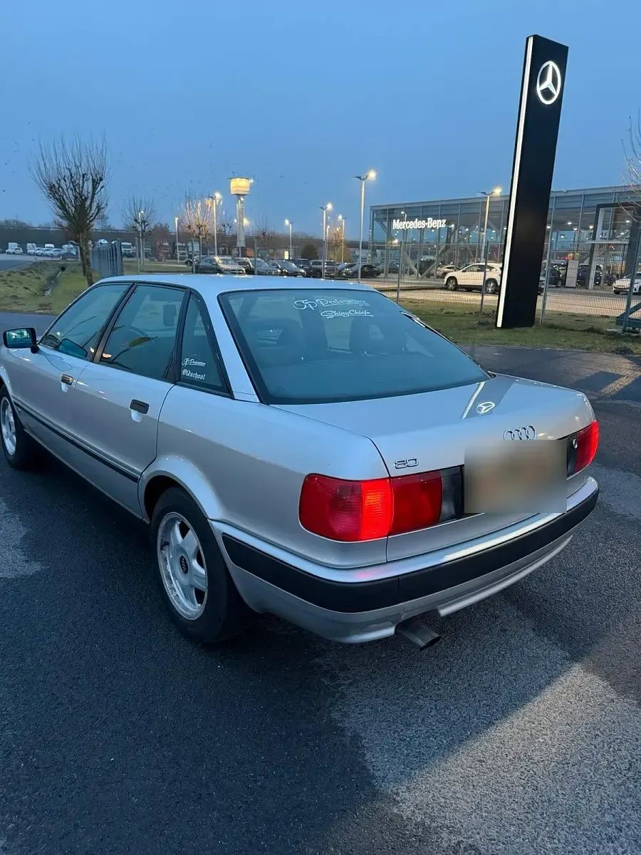 Gebraucht Audi 80 90 PS (66 kW) 1994 Silber Limousine
