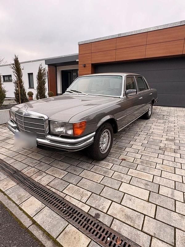 Grau Gebraucht 1977 Mercedes 450 Limousine | 27.500 € - Bild 1/4