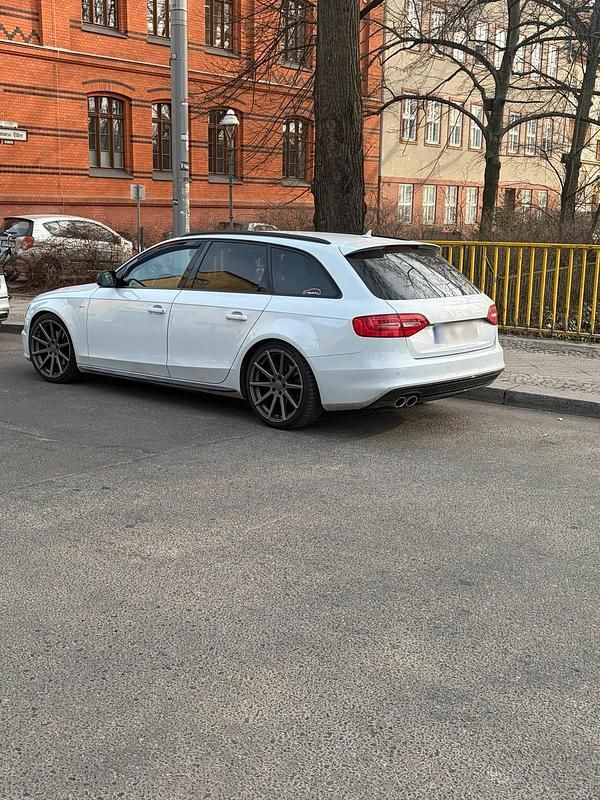 Gebraucht Audi A4 S-Line 190 PS (139 kW) 2015 Grau Kombi