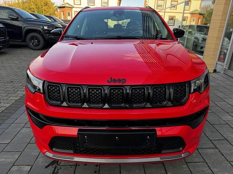 Gebraucht Jeep Compass Altitude 131 PS (96 kW) 2023 Colorado red SUV