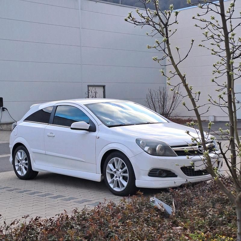 Gebraucht Opel Astra GTC 116 PS (85 kW) 2009 Weiß Coupé