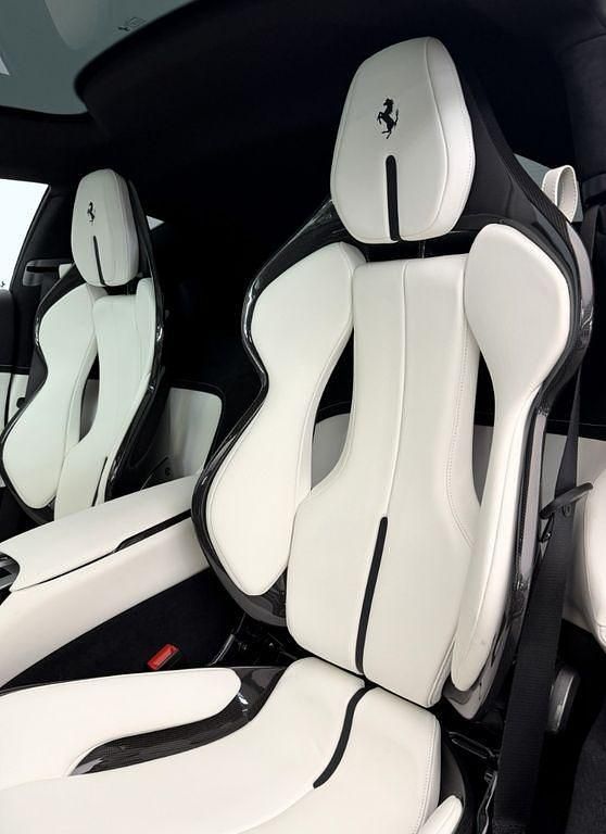 Neu Ferrari 12 Cilindri 829 PS (609 kW) 2026 Schwarz Coupé