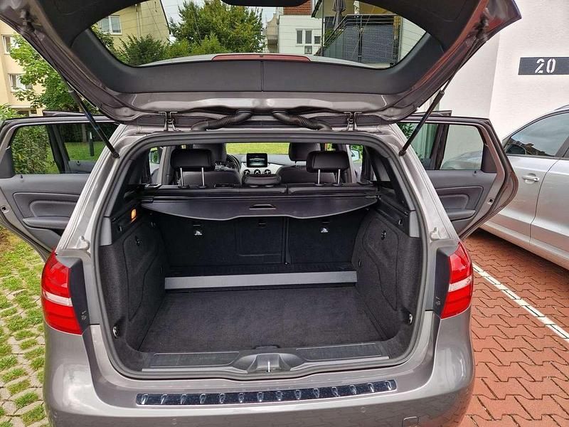 Gebraucht Mercedes B200 Edition 156 PS (114 kW) 2017 Van / Kleinbus