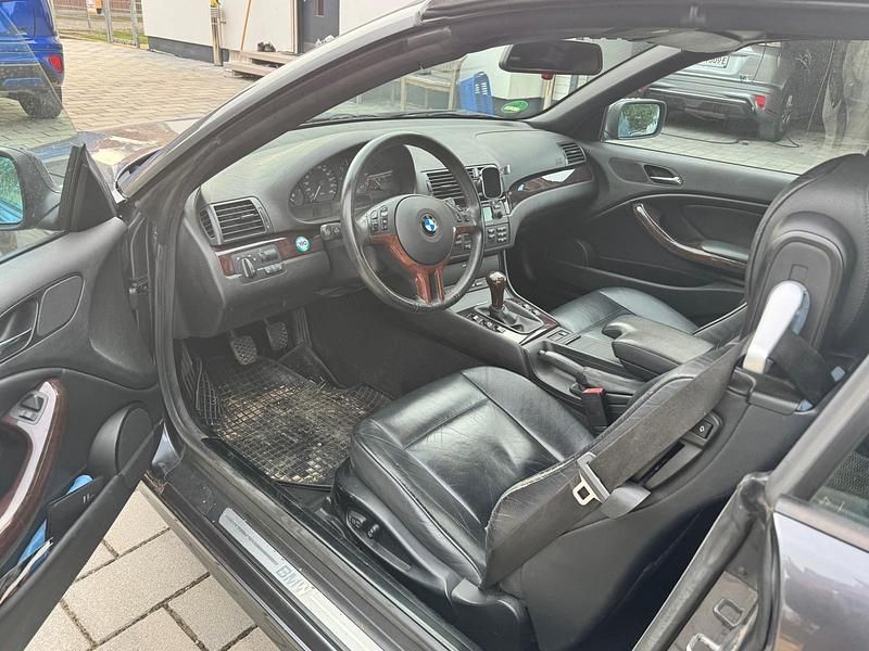 Gebraucht BMW 318 Cabriolet 150 PS (110 kW) 2006 Grau Cabrio