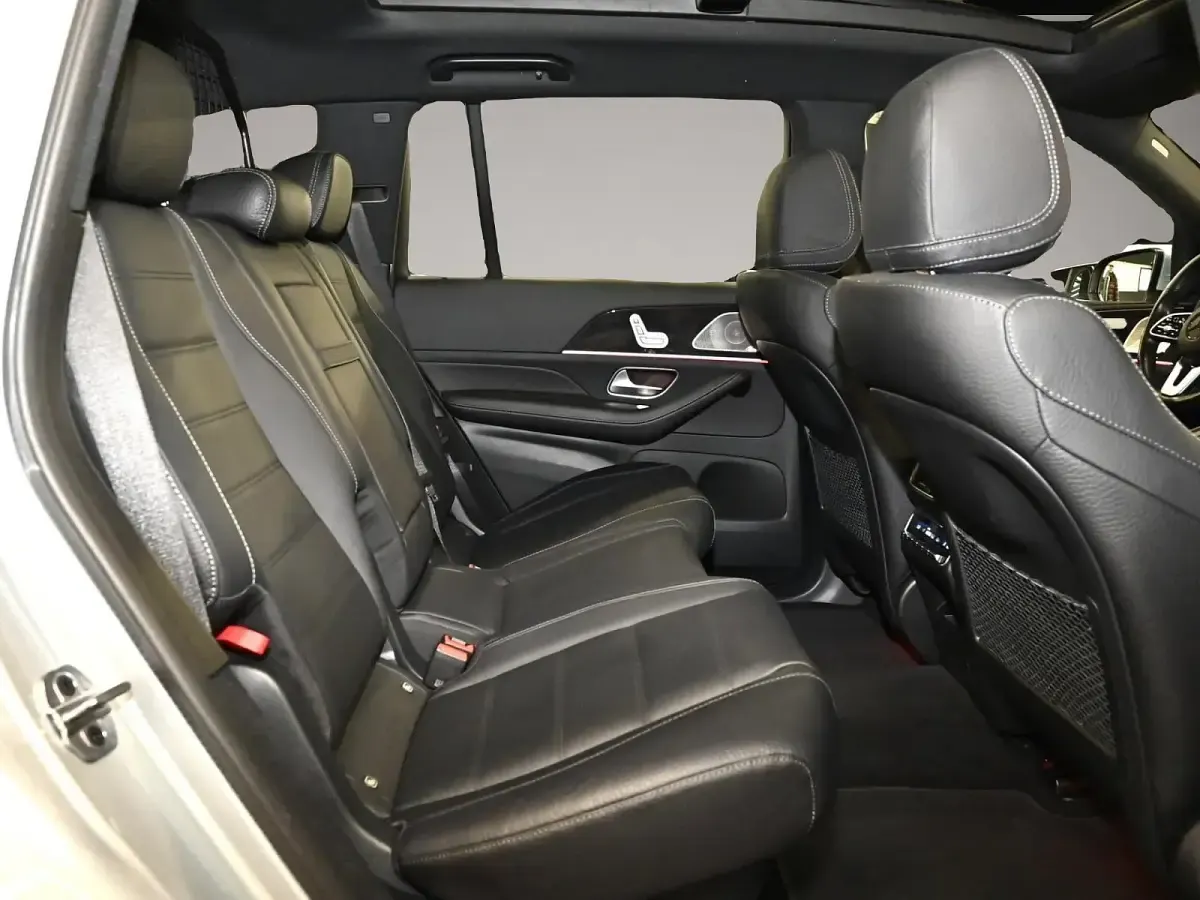 Gebraucht Mercedes GLS450 367 PS (269 kW) 2023 Manufacturer SUV