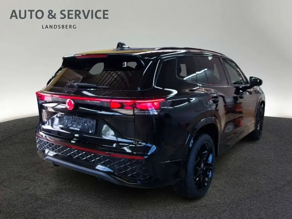 Neu VW Tayron R-line 272 PS (200 kW) 2026 Grenadillschwarz metallic SUV