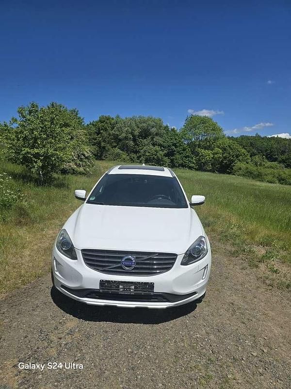 Gebraucht 2014 Volvo XC60 Summum SUV | 17.500 € (Teuer) - Bild 1/4