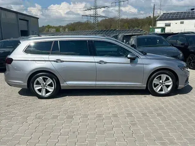 Gebraucht VW Passat Elegance 200 PS (147 kW) 2023 Silber Kombi