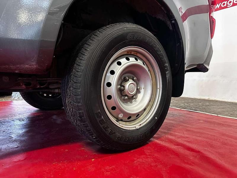 Gebraucht Isuzu D-Max 163 PS (119 kW) 2022 Grau Pickup