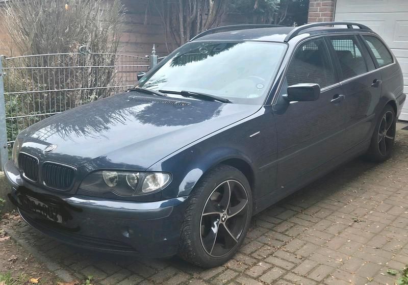 Blau Gebraucht 2005 BMW 318 Kombi | 4.450 € - Bild 1/4