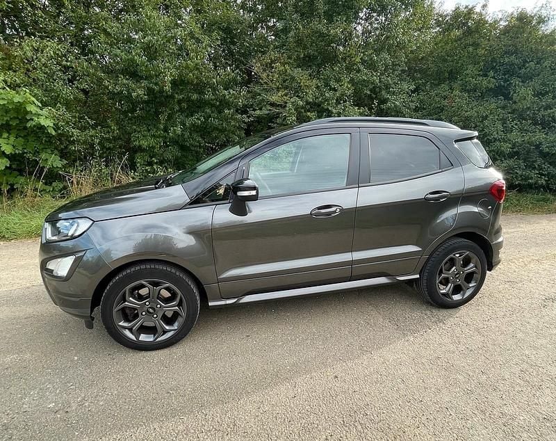 Grau Gebraucht 2020 Ford Focus ST-Line SUV | 12.900 € (Superpreis) - Bild 1/4