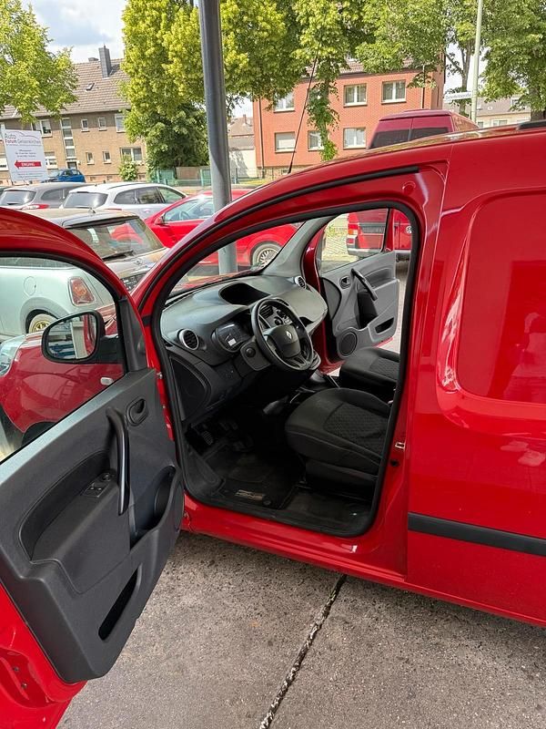 Rot Gebraucht 2016 Renault Kangoo Van / Kleinbus | 4.600 € (Fairer Preis) - Bild 1/4