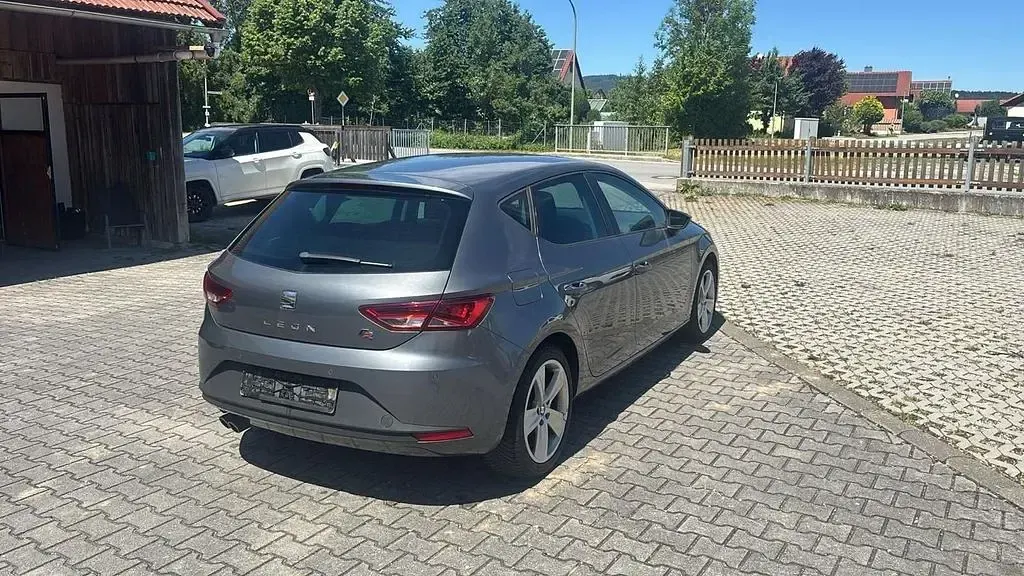 Gebraucht Seat Leon FR 150 PS (110 kW) 2016 "pirineos" grau Limousine