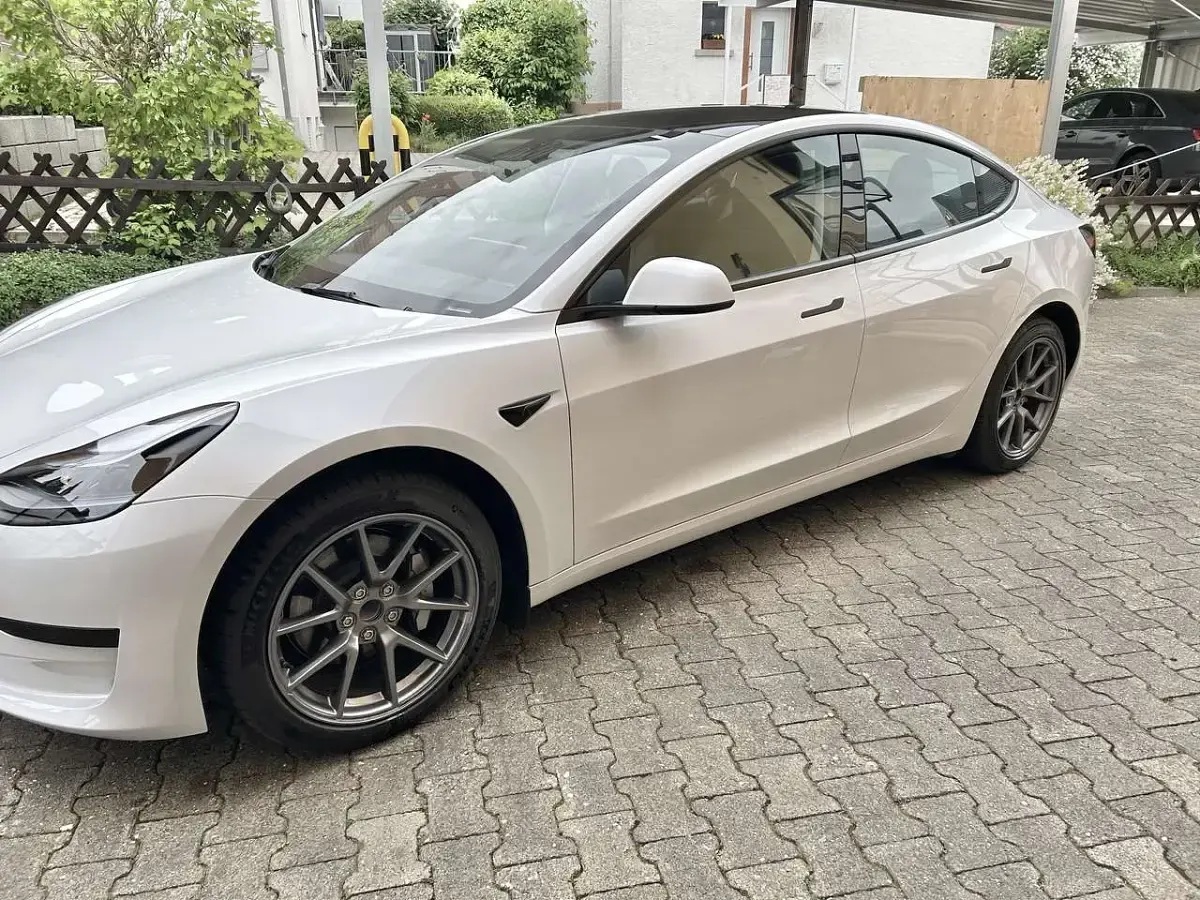 Gebraucht Tesla Model 3 RWD 239 kW (325 PS) 2022 Weiß Limousine