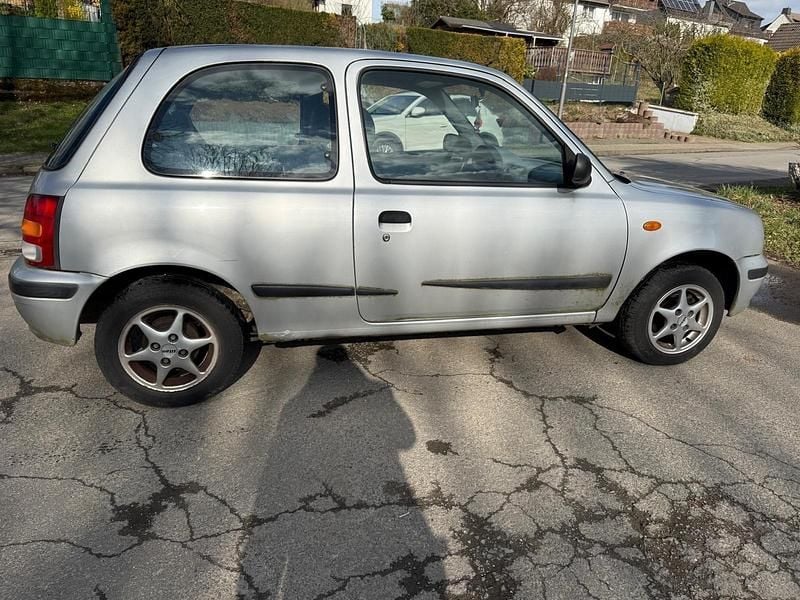 Gebraucht Nissan Micra 54 PS (39 kW) 2000 Grau Kleinwagen