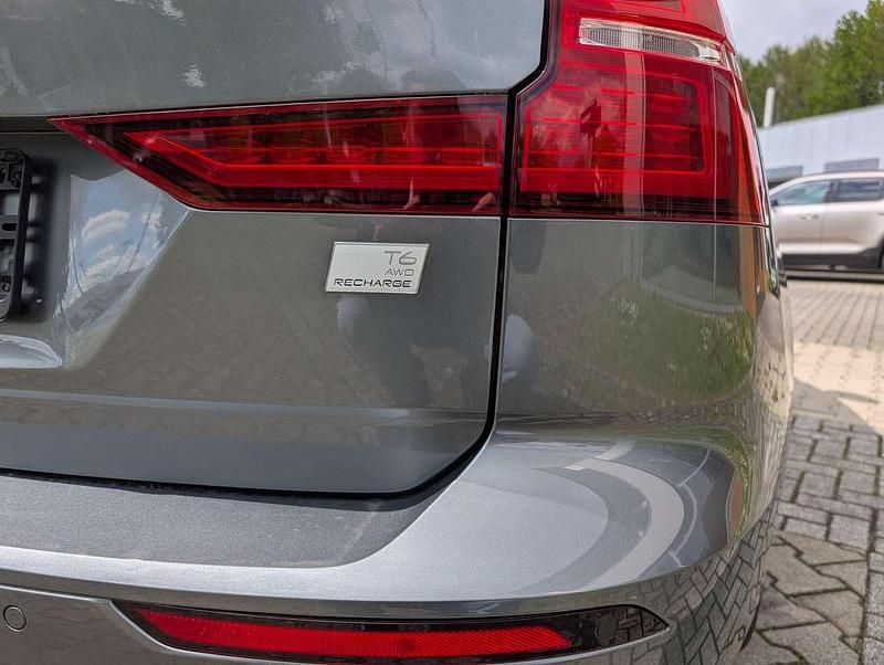 Gebraucht Volvo V60 R-Design 341 PS (250 kW) 2020 Osmium grey metallic Kombi