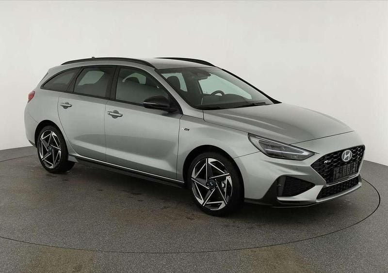 Shimmerin silver metallic Neu 2025 Hyundai i30 N Line Kombi | 25.545 € (Superpreis) - Bild 1/4
