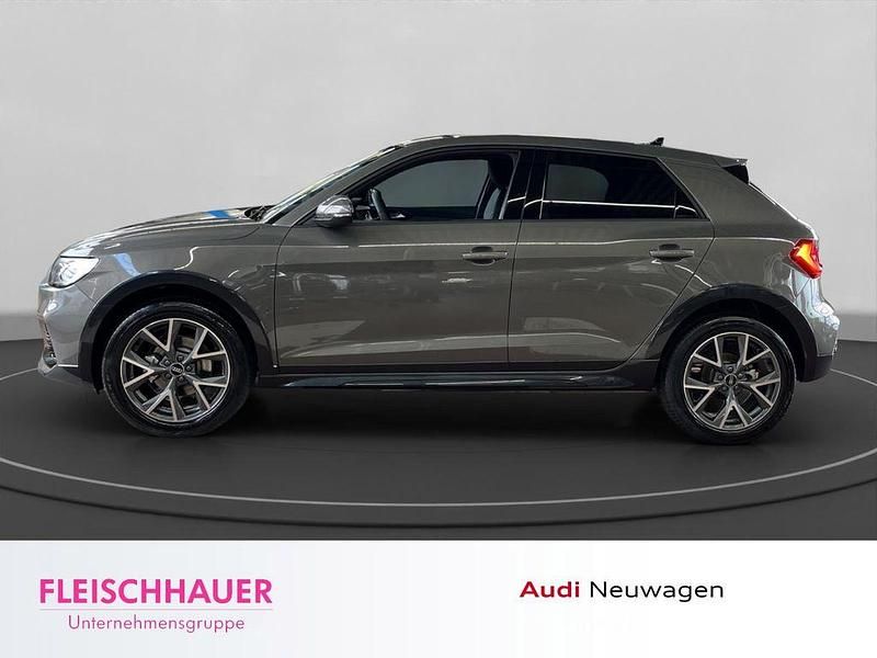 Neu Audi A1 S-Line 116 PS (85 kW) 2026 Chronosgrau metallic Limousine