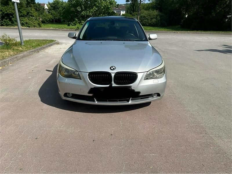 Silber Gebraucht 2003 BMW 530 Limousine | 4.300 € (Superpreis) - Bild 1/4