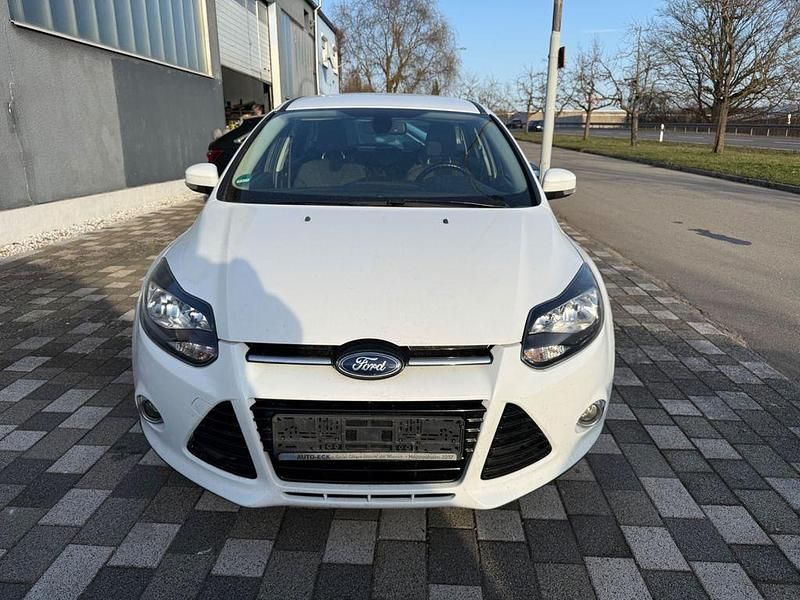Gebraucht Ford Focus Titanium 116 PS (85 kW) 2014 Weiß Limousine