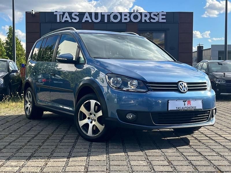 Blau Gebraucht 2014 VW Touran Cross Van / Kleinbus | 8.300 € (Fairer Preis) - Bild 1/4