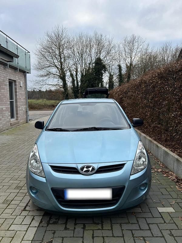 Gebraucht Hyundai i20 75 PS (55 kW) 2008 Blau Limousine