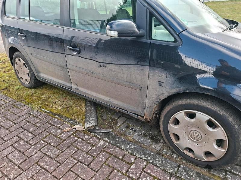 Gebraucht VW Touran 120 PS (88 kW) 2005 Schwarz Van / Kleinbus