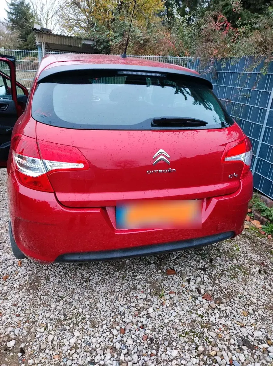 Gebraucht Citroën C4 90 PS (66 kW) 2012 Rot Limousine