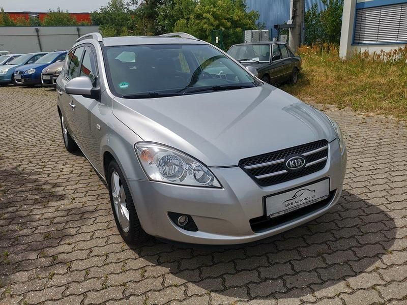 Silber Gebraucht 2009 Kia Ceed Sportswagon Kombi | 2.999 € (Fairer Preis) - Bild 1/4