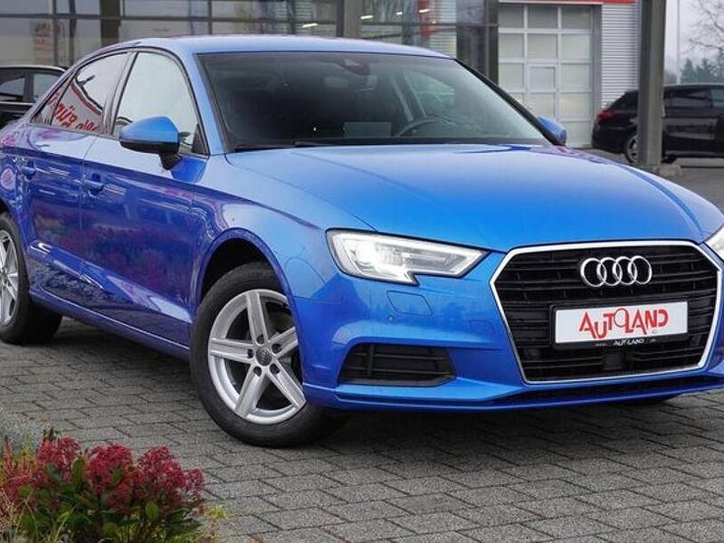Gebraucht Audi A3 Ambiente 150 PS (110 kW) 2018 Blau Limousine