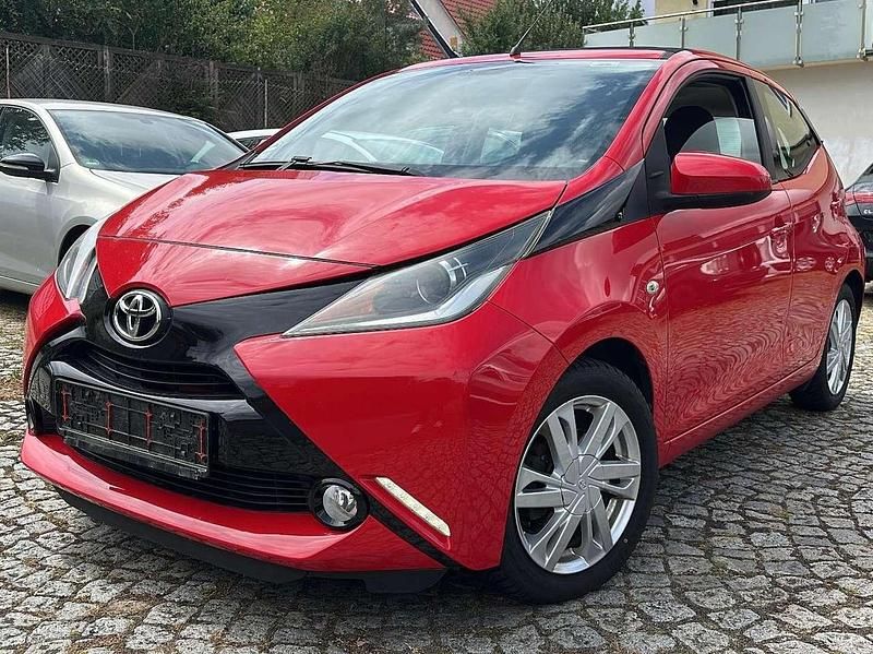 Gebraucht Toyota Aygo X-wave 69 PS (50 kW) 2014 Super red v Kleinwagen